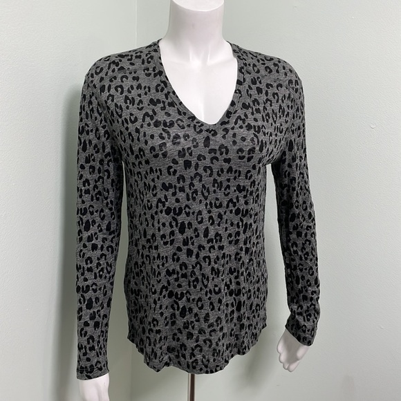 Rails Linen Charcoal Leopard Print LS Tee Mobwife - Picture 4 of 10